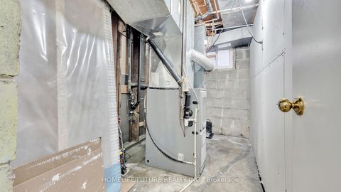 Photo 34 at 6 De Quincy Boulevard, Clanton Park, Toronto