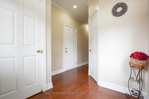 Photo 4 at 2377 Dalebrook Drive, WC Wedgewood Creek, Oakville