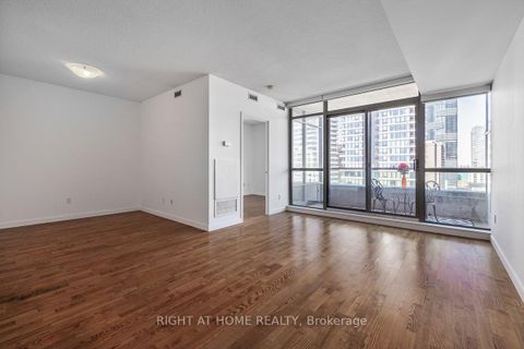 Photo 9 at 2104 - 281 Mutual Street, Yonge Corridor, Toronto Photo 9 at 2104 - 281 Mutual Street, Yonge Corridor, Toronto