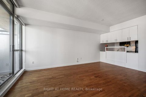 Photo 13 at 2104 - 281 Mutual Street, Yonge Corridor, Toronto Photo 13 at 2104 - 281 Mutual Street, Yonge Corridor, Toronto