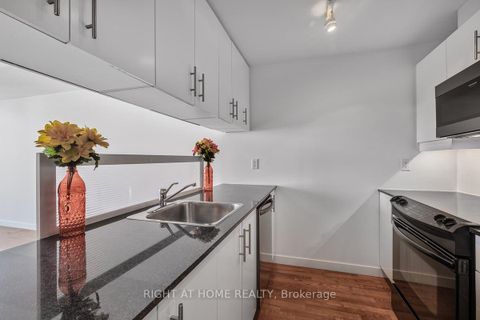 Photo 17 at 2104 - 281 Mutual Street, Yonge Corridor, Toronto Photo 17 at 2104 - 281 Mutual Street, Yonge Corridor, Toronto