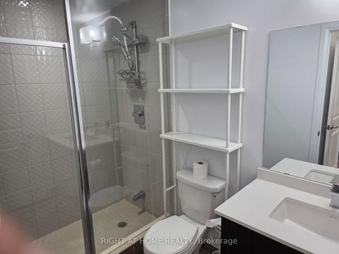 Photo 17 at 2302 - 7890 Bathurst Street, Beverley Glen, Vaughan