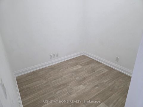 Photo 18 at 2302 - 7890 Bathurst Street, Beverley Glen, Vaughan