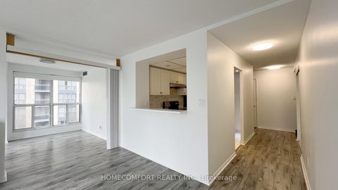 Photo 11 at 809 - 28 Hollywood Avenue, Willowdale East, Toronto