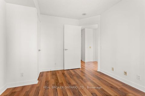 Photo 16 at 709 - 361 Front Street W, Waterfront Communities C1, Toronto