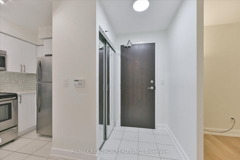 Photo 5 at 206 - 73 King William Crescent, Langstaff, Richmond Hill