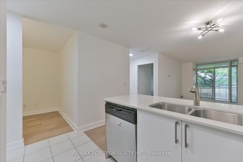 Photo 9 at 206 - 73 King William Crescent, Langstaff, Richmond Hill