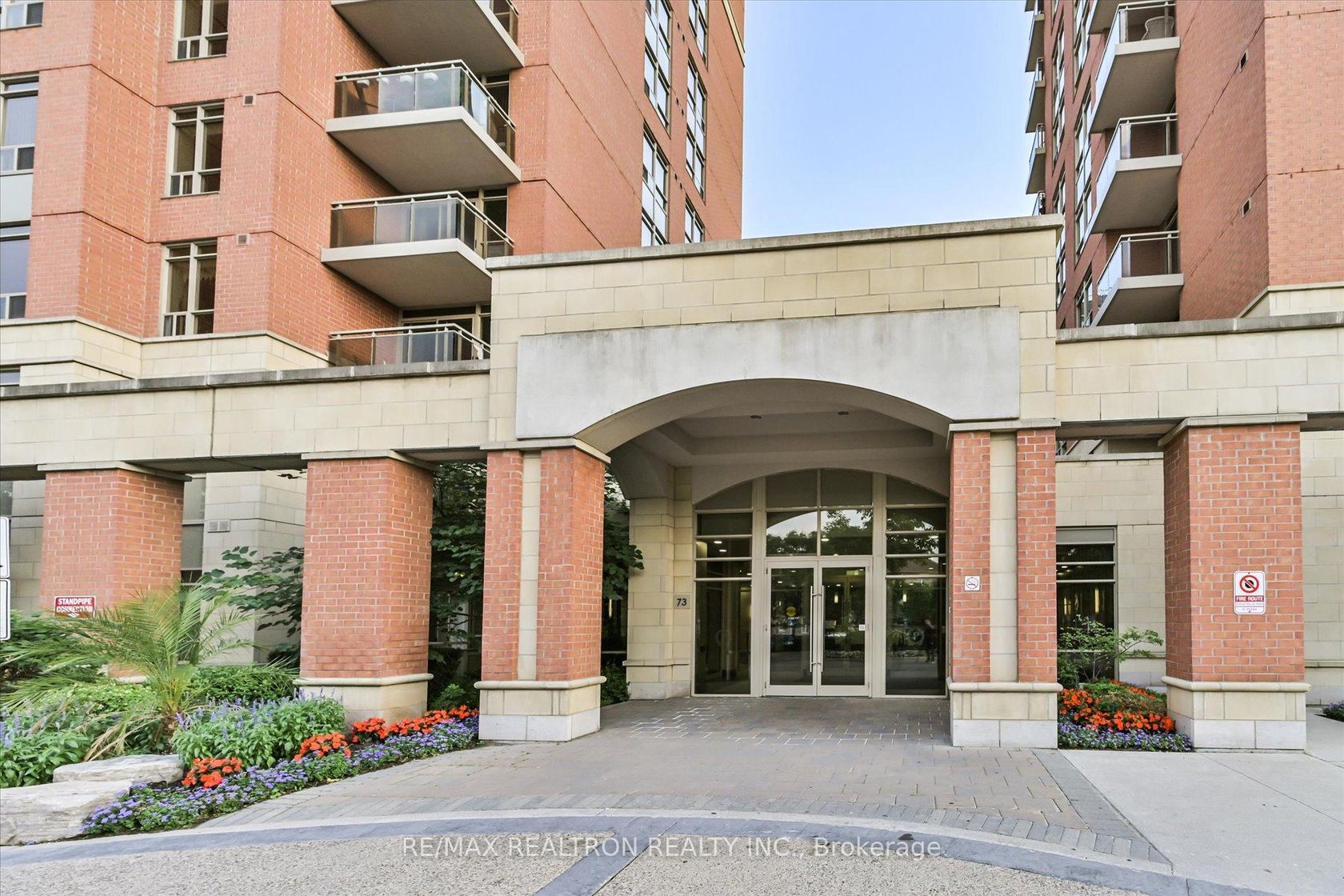 206 - 73 King William Crescent, Langstaff, Richmond Hill by Loree Meneguzzi Real Estate 206 - 73 King William Crescent, Langstaff, Richmond Hill