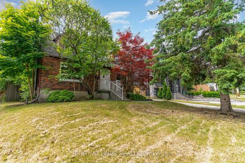 Photo 1 at 45 Yorkview Drive S, Willowdale West, Toronto