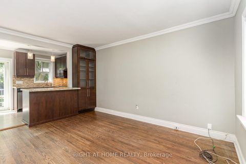 Photo 5 at 45 Yorkview Drive S, Willowdale West, Toronto