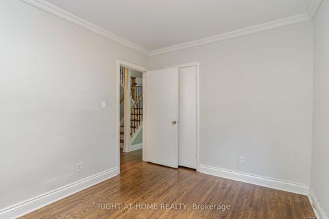 Photo 12 at 45 Yorkview Drive S, Willowdale West, Toronto