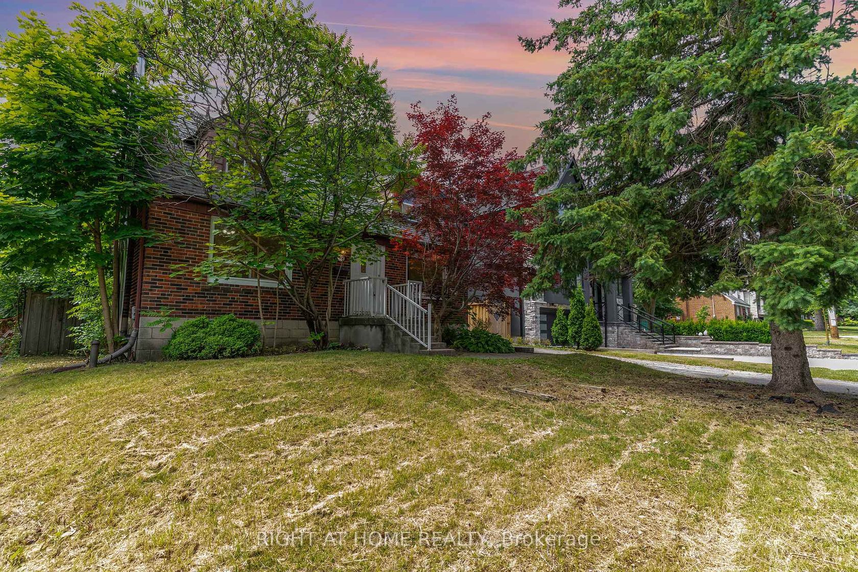45 Yorkview Drive S, Willowdale West, Toronto 