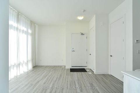 Photo 3 at 1022 - 14 David Eyer Road, Rural Richmond Hill, Richmond Hill