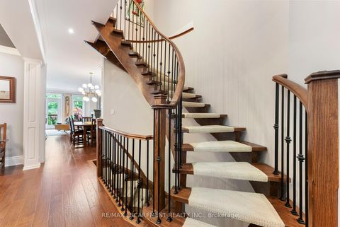 Photo 4 at 3143 Watercliffe Court, BC Bronte Creek, Oakville