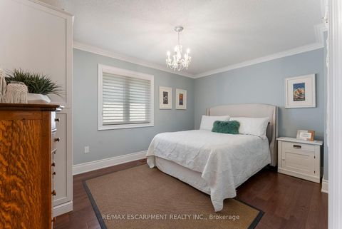 Photo 24 at 3143 Watercliffe Court, BC Bronte Creek, Oakville