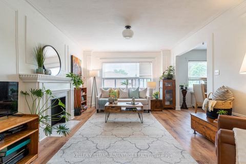 Photo 4 at 18 - 1646 Bathurst Street, Cedarvale, Toronto