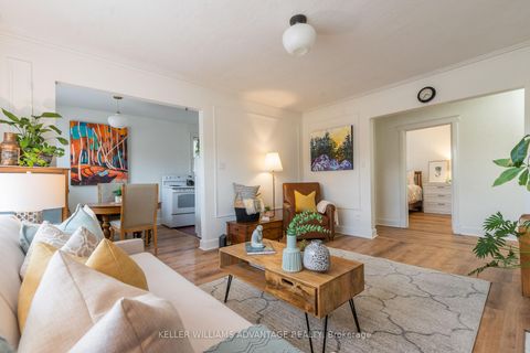 Photo 7 at 18 - 1646 Bathurst Street, Cedarvale, Toronto