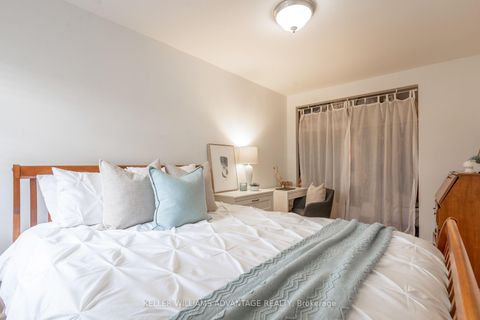 Photo 16 at 18 - 1646 Bathurst Street, Cedarvale, Toronto
