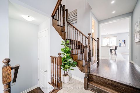 Photo 3 at 8 Casely Avenue, Rural Richmond Hill, Richmond Hill
