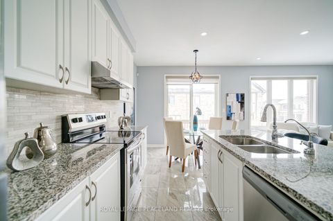Photo 6 at 8 Casely Avenue, Rural Richmond Hill, Richmond Hill