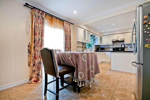 Photo 7 at 658 York Hill Boulevard, Yorkhill, Vaughan