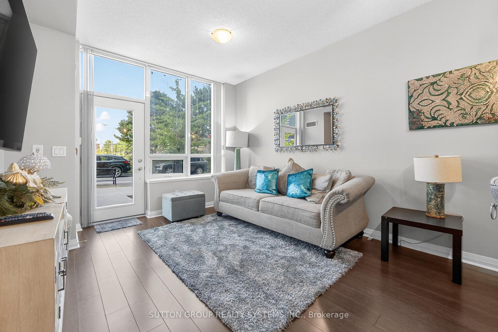 104 - 55 Eglinton Avenue W, Hurontario, Mississauga by Loree Meneguzzi Real Estate 104 - 55 Eglinton Avenue W, Hurontario, Mississauga