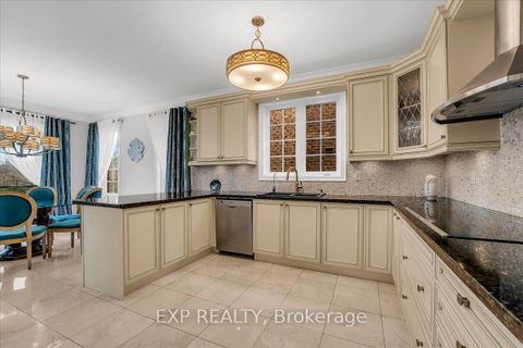Photo 9 at 29 William Bowes Boulevard, Patterson, Vaughan