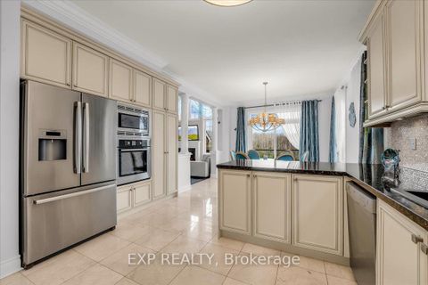 Photo 10 at 29 William Bowes Boulevard, Patterson, Vaughan