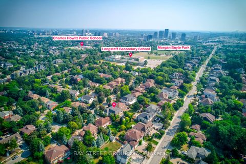 Photo 3 at 56 Winchester Lane, South Richvale, Richmond Hill