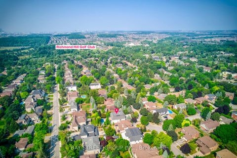 Photo 4 at 56 Winchester Lane, South Richvale, Richmond Hill