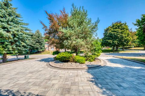Photo 6 at 56 Winchester Lane, South Richvale, Richmond Hill