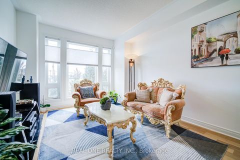 Photo 5 at 87 Zokol Drive, Bayview Northeast, Aurora