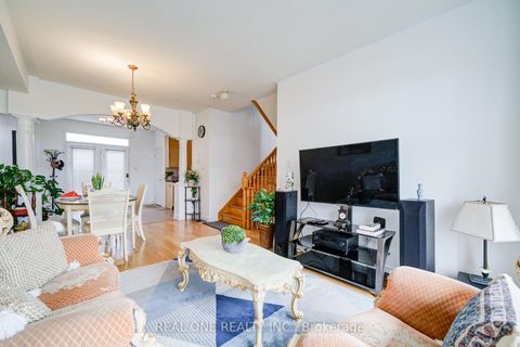 Photo 6 at 87 Zokol Drive, Bayview Northeast, Aurora