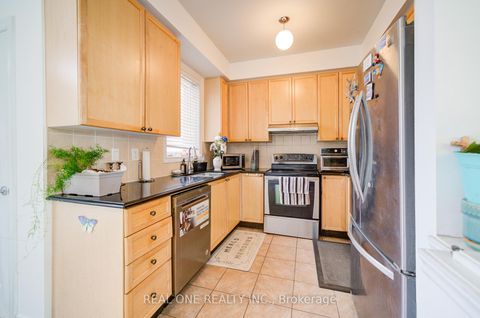 Photo 12 at 87 Zokol Drive, Bayview Northeast, Aurora