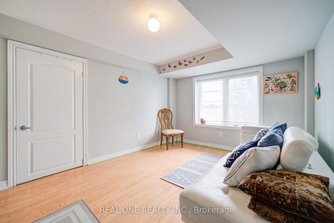 Photo 17 at 87 Zokol Drive, Bayview Northeast, Aurora