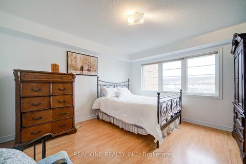 Photo 25 at 87 Zokol Drive, Bayview Northeast, Aurora