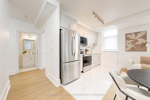 Photo 10 at 318 - 1135 Royal York Road, Humber Valley, Toronto