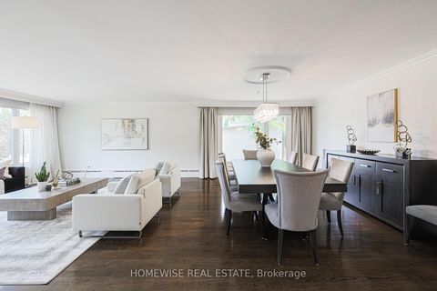 Photo 5 at 21 Bayhampton Court, Bathurst Manor, Toronto