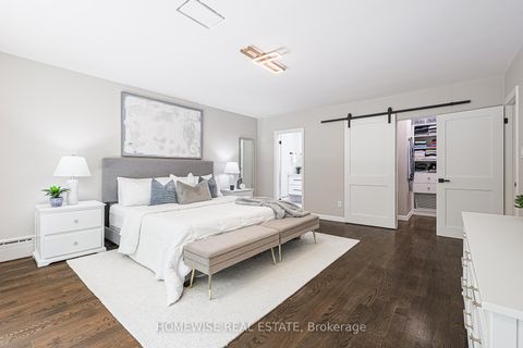 Photo 15 at 21 Bayhampton Court, Bathurst Manor, Toronto