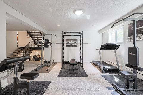 Photo 34 at 21 Bayhampton Court, Bathurst Manor, Toronto