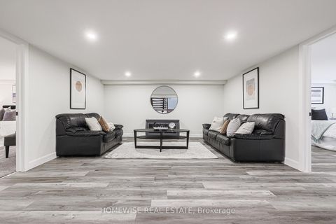 Photo 36 at 21 Bayhampton Court, Bathurst Manor, Toronto