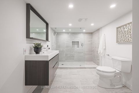 Photo 37 at 21 Bayhampton Court, Bathurst Manor, Toronto