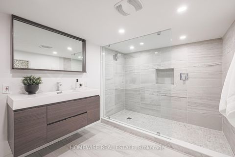 Photo 38 at 21 Bayhampton Court, Bathurst Manor, Toronto