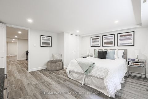 Photo 40 at 21 Bayhampton Court, Bathurst Manor, Toronto