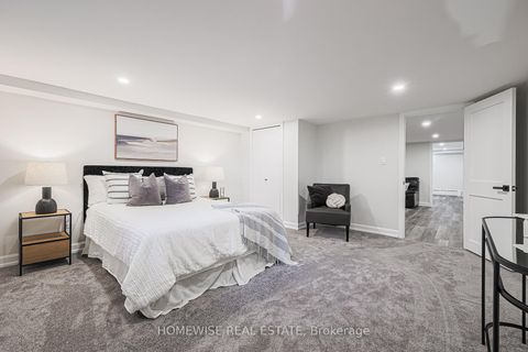 Photo 41 at 21 Bayhampton Court, Bathurst Manor, Toronto