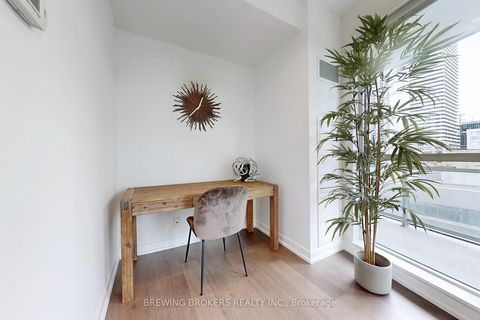 Photo 6 at 902 - 89 Dunfield Avenue, Mount Pleasant West, Toronto