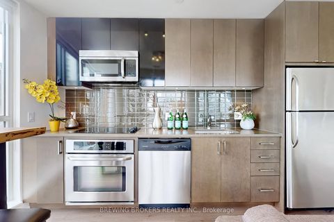 Photo 11 at 902 - 89 Dunfield Avenue, Mount Pleasant West, Toronto