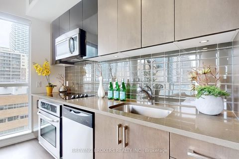 Photo 12 at 902 - 89 Dunfield Avenue, Mount Pleasant West, Toronto