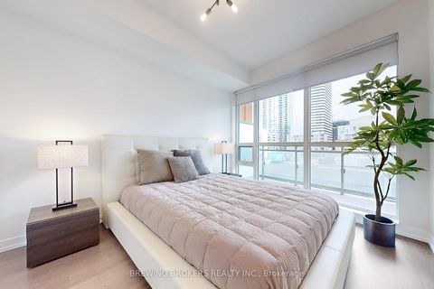 Photo 13 at 902 - 89 Dunfield Avenue, Mount Pleasant West, Toronto