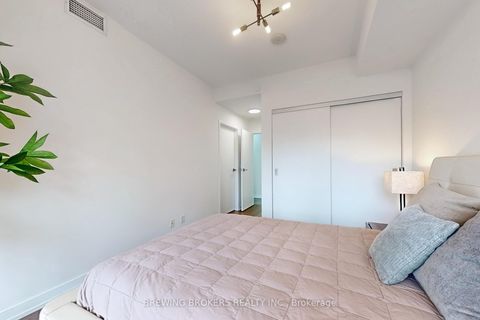 Photo 15 at 902 - 89 Dunfield Avenue, Mount Pleasant West, Toronto